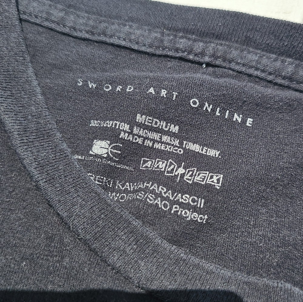 Sword Art Online Graphic T-Shirt Size Medium - Picture 2 of 3